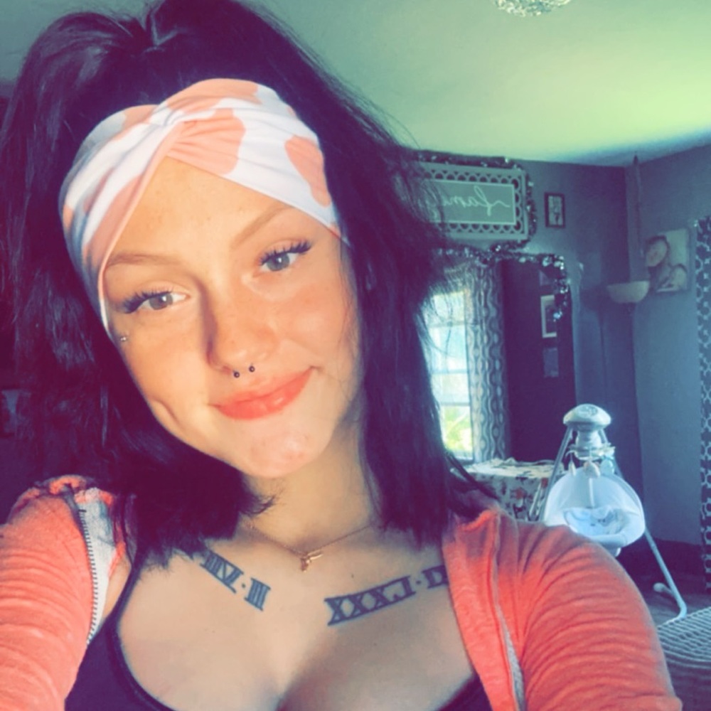 Meet your Posher, Carleena